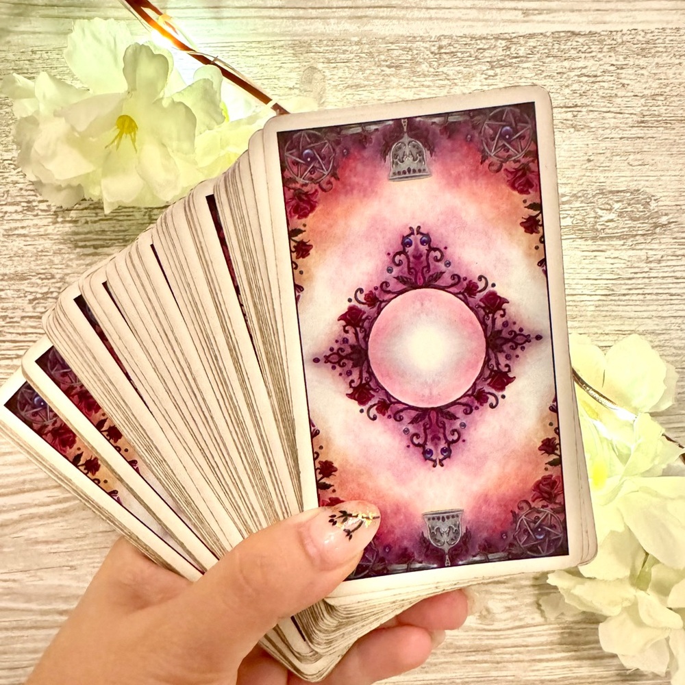 Crystal and Card Reading Live with Toro - Picture 1 of 1